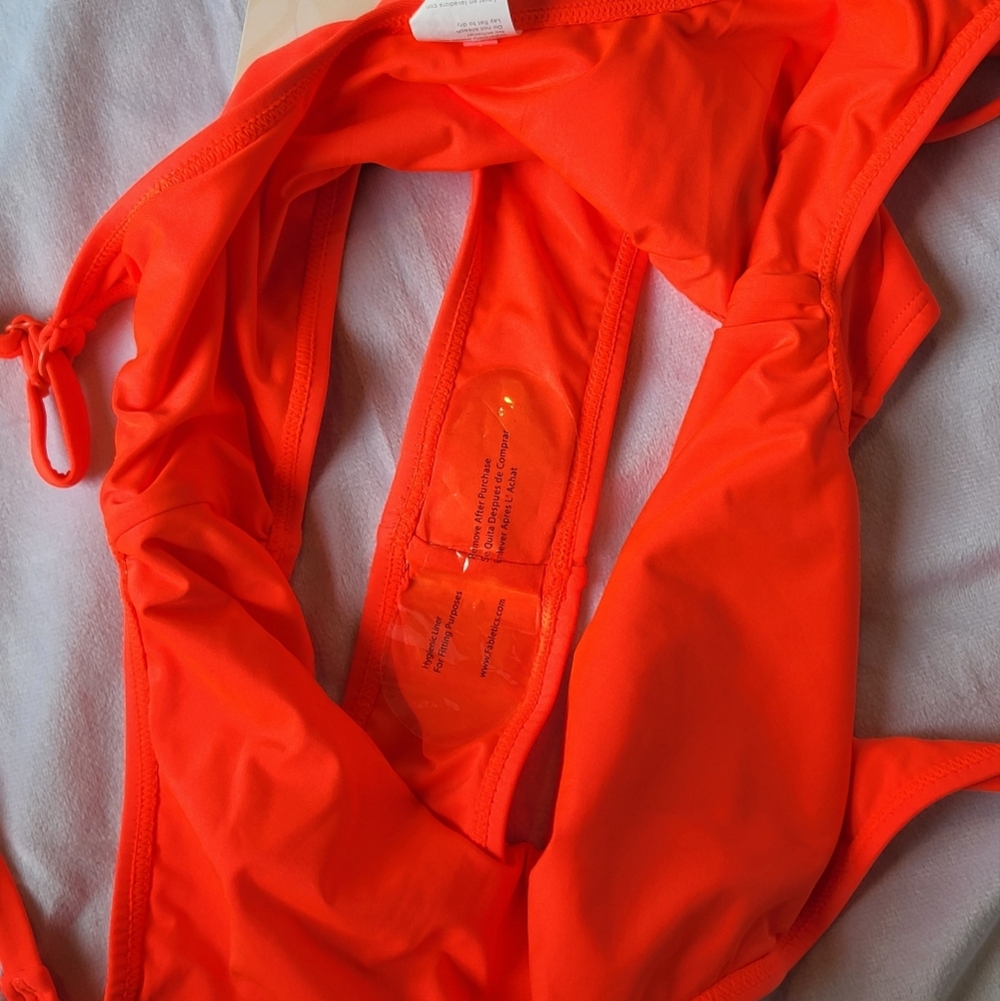 Fabletics One Piece Swimsuit Size m - Picture 2 of 9